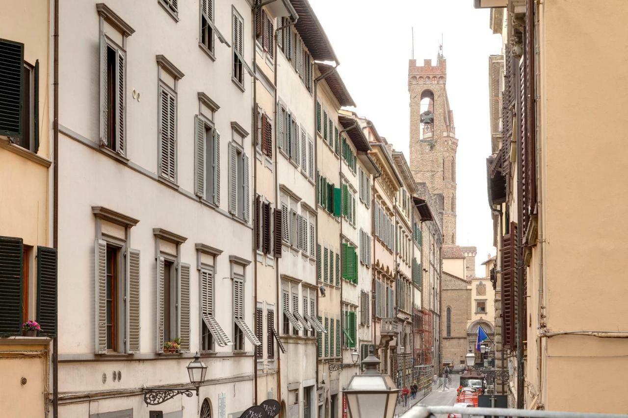 Windows On Florence Luaran gambar